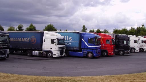 Une étude sur le sommeil des routiers révèle que les chauffeurs de poids lourds manquent de sommeil.