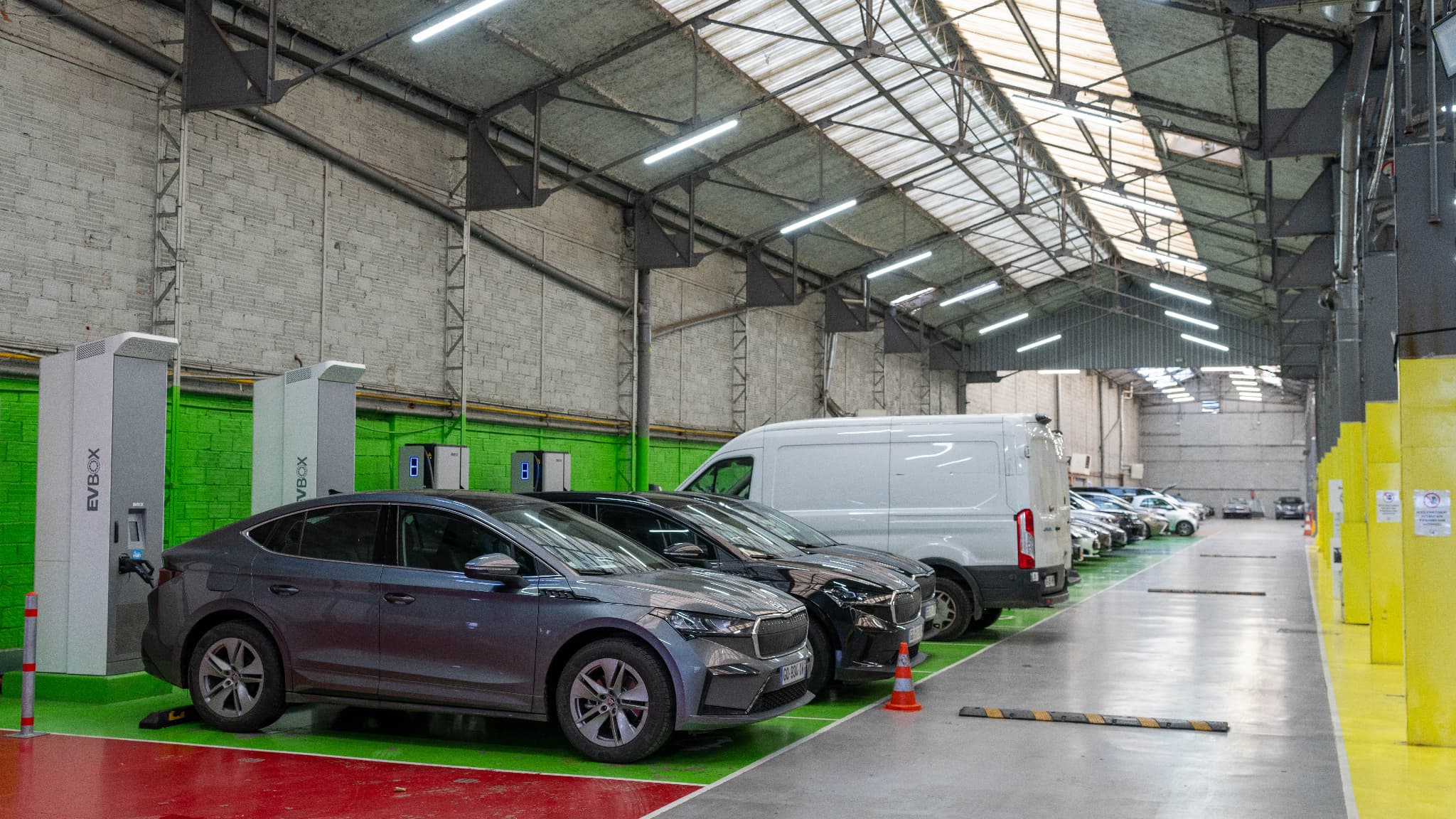 DRIVEONE possède l'une des plus grandes flottes 100% électriques d’Ile-de-France