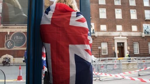 Pour certains, l'attente a déjà commencé devant l'hôpital St Mary où Kate doit accoucher, ici le 16 avril 2015, à Londres