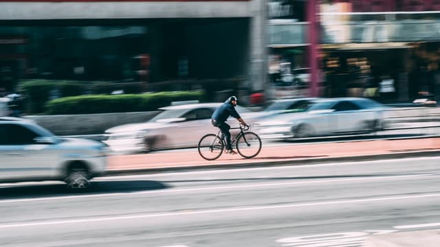 Les entreprises qui adoptent l'indemnité kilométrique vélo sont exonérées des cotisations sociales dans la limite de 200 euros par an et par salarié.