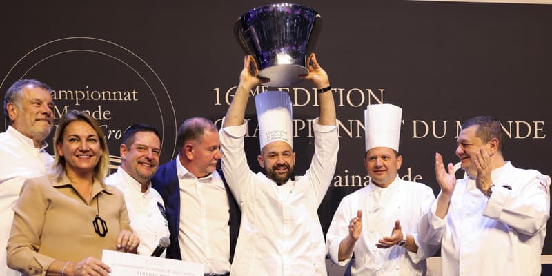 Le chef Thibault Gonzales, champion du monde de pâté-croûte sacré lors de la 16e édition du championnat à Lyon (Rhône) le 1er décembre 2025. 