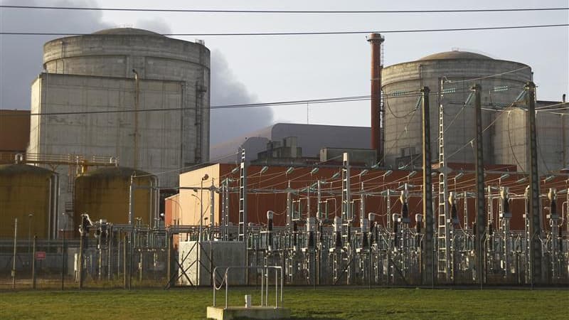 La centrale nucléaire de Chinon. L'extension de la durée de vie des centrales nucléaires françaises est l'option la moins chère pour l'État jusqu'à 2035-2040, selon la version provisoire d'un rapport commandé par Eric Besson et révélée lundi par Mediapart