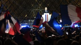 Emmanuel Macron le 7 mai 2017 sur l'esplanade du Louvre