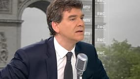 Arnaud Montebourg, le ministre du Redressement productif, estime que s'il le faut, le gouvernement devra légiférer sur le salaire des grands patrons.