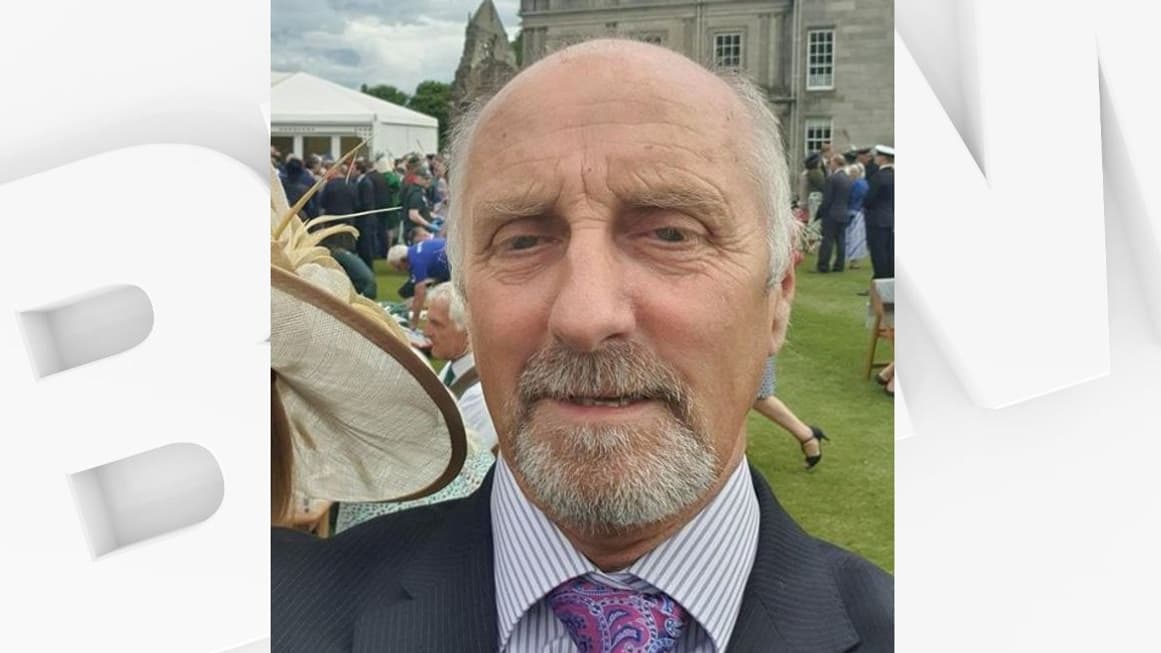 John Anderson, ancien pompier de 72 ans, sera présent au couronnement du roi Charles III. John Anderson, ancien pompier de 72 ans, sera présent au couronnement du roi Charles III.