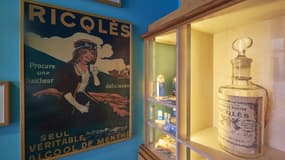 Alcool à la menthe Ricqlès, photo prise au musée des bonbons Haribo, à Uzès dans le Gard.