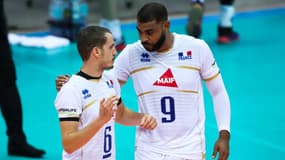 Les vollyeurs français Benjamin Toniutti et Earvin Ngapeth lors de France-Slovénie, en Pologne le 9 août 2019