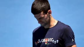 Le Serbe Novak Djokovic, lors d'une séance d'entraînement au Melbourne Park, le 12 janvier 2022