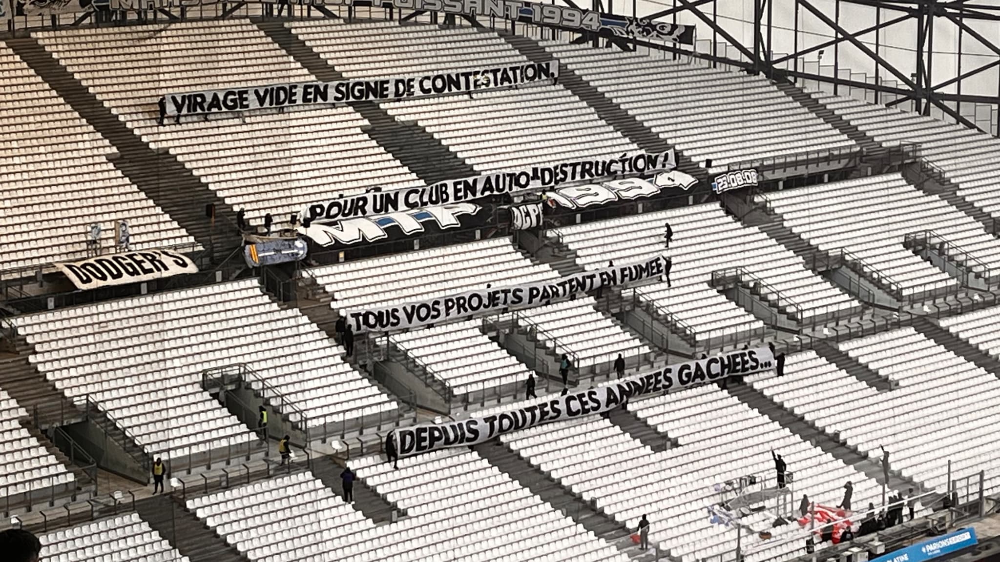 Les banderoles au stade Vélodrome lors d'OM-Strasbourg, le 14 février 2026.