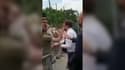 EN VIDEO - Un homme gifle Emmanuel Macron en visite dans la Drôme
