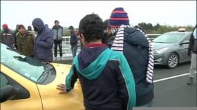 Calais: affrontements entre force de l'ordre et migrants
