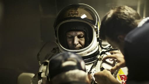 Felix Baumgartner a rangé son costume d'astronaute pour endosser celui de l'exilé fiscal
