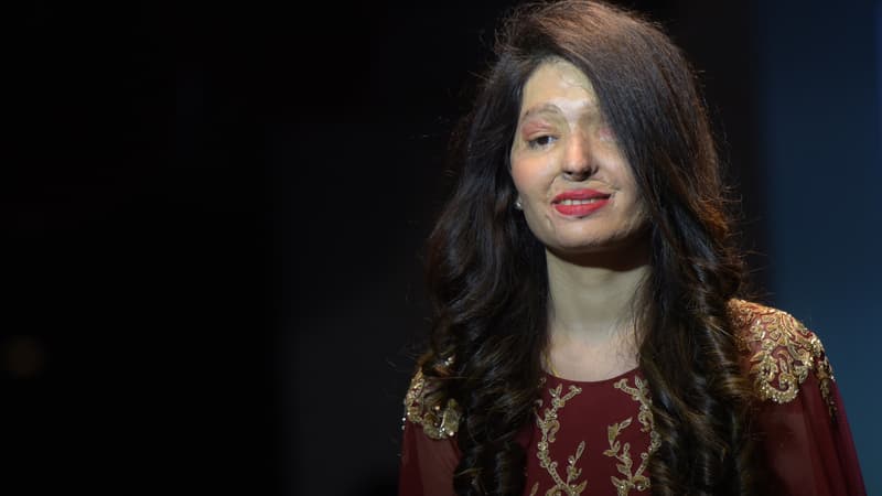 Une participante au défilé organisé le 25 novembre 2017 à New Delhi.