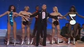 Claude François et ses Clodettes chantant "Alexandrie, Alexandra" sur TF1, le 26 novembre 1977.