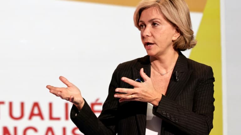 La candidate LR Valérie Pecresse lors d'un meeting à Paris, le 1er mars 2022