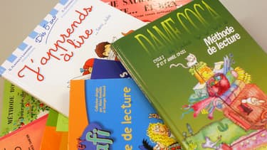 Les rapports s'opposent sur l'importance du manuel de lecture choisi. (Photo d'illustration)