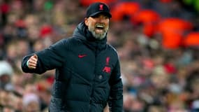 Jürgen Klopp donne de la voix pendant un match de Liverpool en 2023