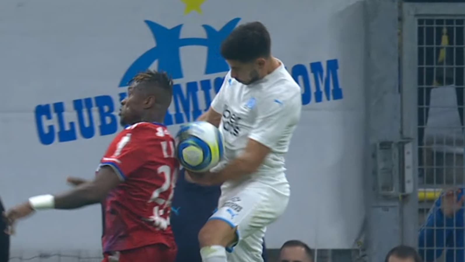 Morgan Sanson lors de OM-OL Morgan Sanson lors de OM-OL