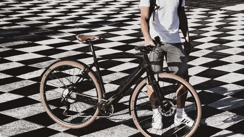 Look vient de présenter l'E-765 Gohtam, un vélo urbain en carbone made in France