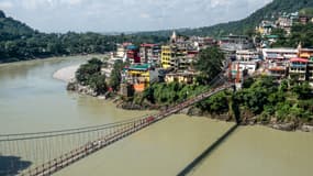 Photo du pont piéton Lakshman Jhula, à Rishikesh