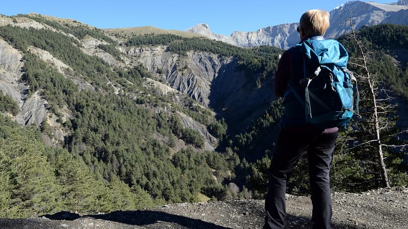 Le site du crash de la Germanwings dans les Alpes-de-Haute-Provence a rouvert au public dimanche.