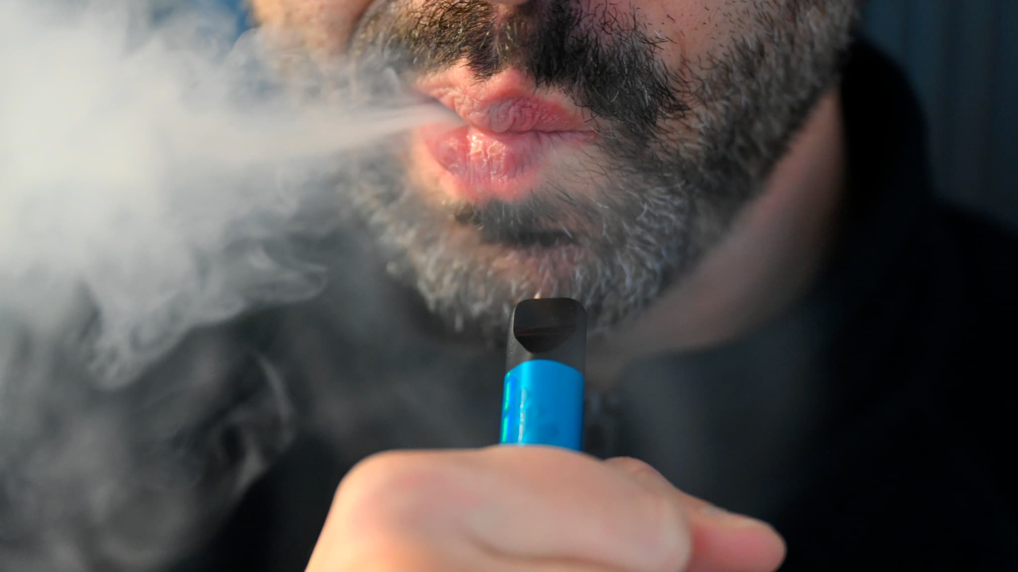 AVEC LES E-CIGARETTES, L'OMS S'ALARME D'UNE NOUVELLE ADDICTION CIBLANT LES ENFANTS