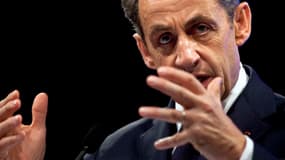 Devant la Fédération française du bâtiment, Nicolas Sarkozy a défendu mardi son projet d'accord compétitivité-emploi dans l'entreprise. /Photo prise le 17 avril 2012/REUTERS/Thibault Camus/Pool