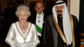 La reine Elizabeth II et le roi Abdallah d'Arabie Saoudite le 30 octobre 2007 au Buckingham Palace, à Londres.