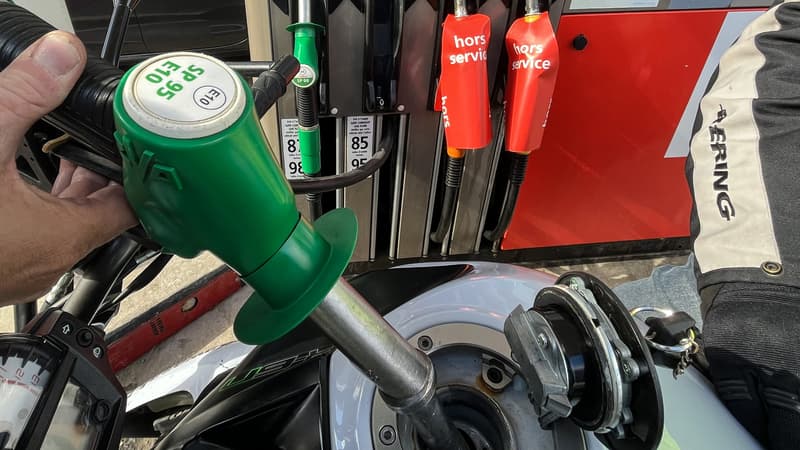 Stations-services "prises d’assaut", 2€ le litre: "C’est du foutage de gueule", s’énervent les automobilistes