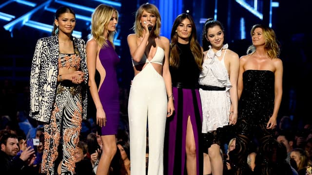 La chanteuse Taylor Swift, l'actrice et chanteuse Zendaya, les mannequins Martha Hunt et Lily Aldridge ainsi que les actrices Hailee Steinfeld et Ellen Pompeo