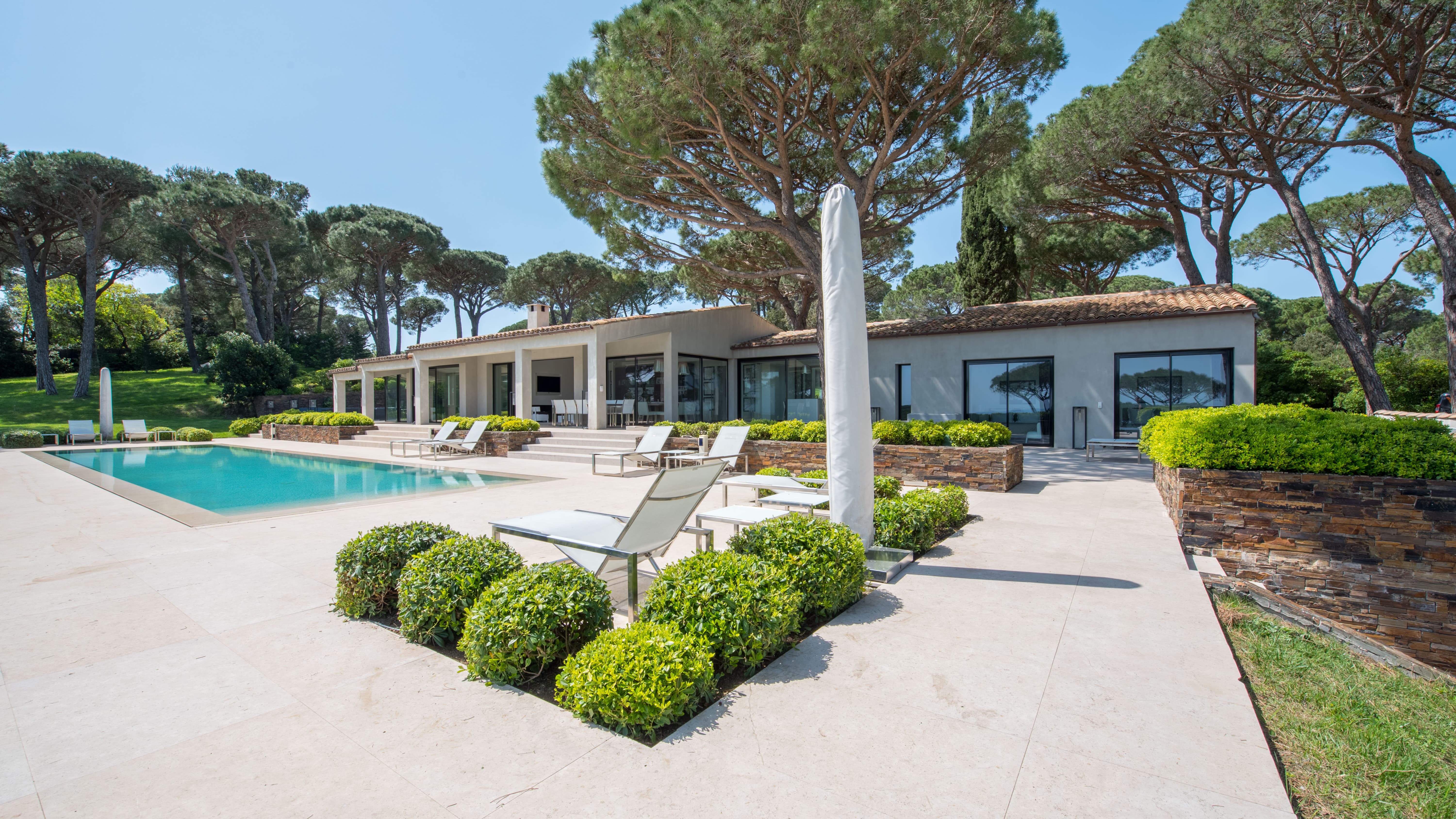 Cette villa à Saint-Tropez est à vendre pour 24 millions d'euros Cette villa à Saint-Tropez est à vendre pour 24 millions d'euros