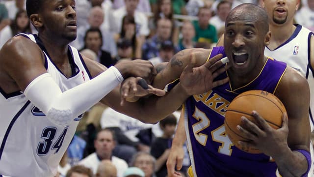 Kobe Bryant, coéquipier de Bynum, face à CJ Miles