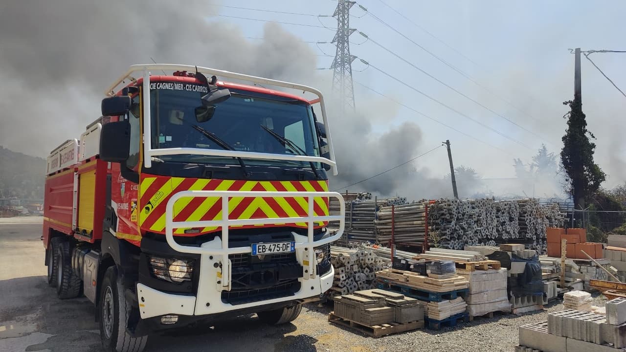Un feu s'est déclaré dans un cabanon à Saint-Laurent-du-Var. Un feu s'est déclaré dans un cabanon à Saint-Laurent-du-Var.