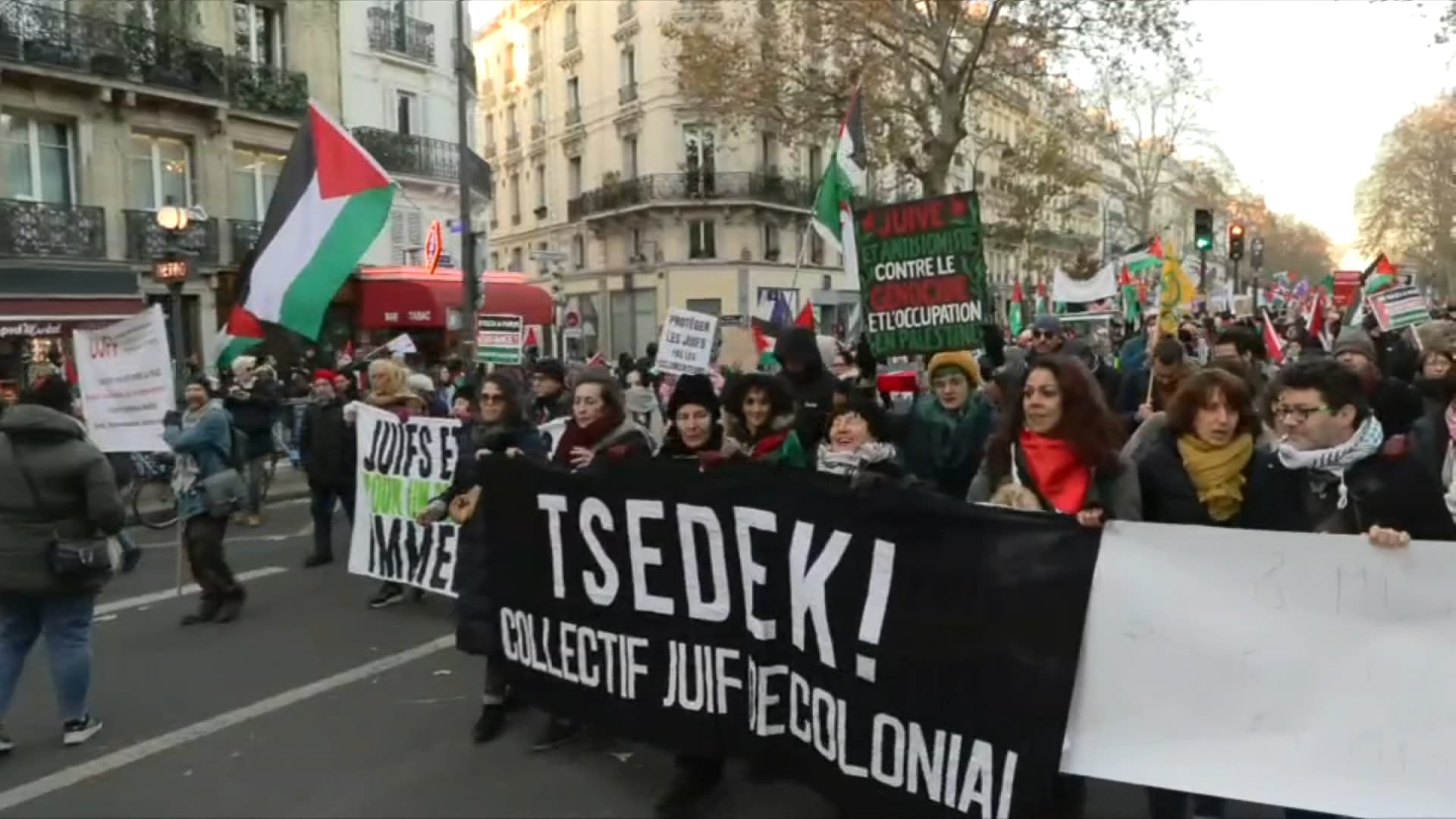 Paris Des Milliers De Manifestants En Soutien Aux Palestiniens Dans La Rue Ce Samedi 