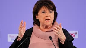 Lors de ses voeux à la presse, Martine Aubry a fustigé mardi le bilan "catastrophique" de Nicolas Sarkozy au terme de son "quinquennat du Fouquet's" et souhaité pour la France la victoire à l'élection présidentielle de son ex-rival de la primaire, Françoi