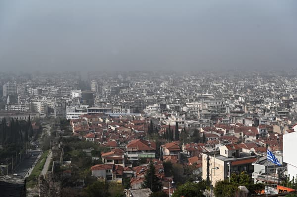 La ville de Thessalonique, sous le sable du Sahara, le 1er avril 2024.