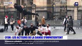 Lyon: les danseurs professionnels manifestent après des mois de fermeture