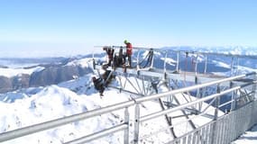 Pic du midi: une passerelle se construit au dessus du vide 