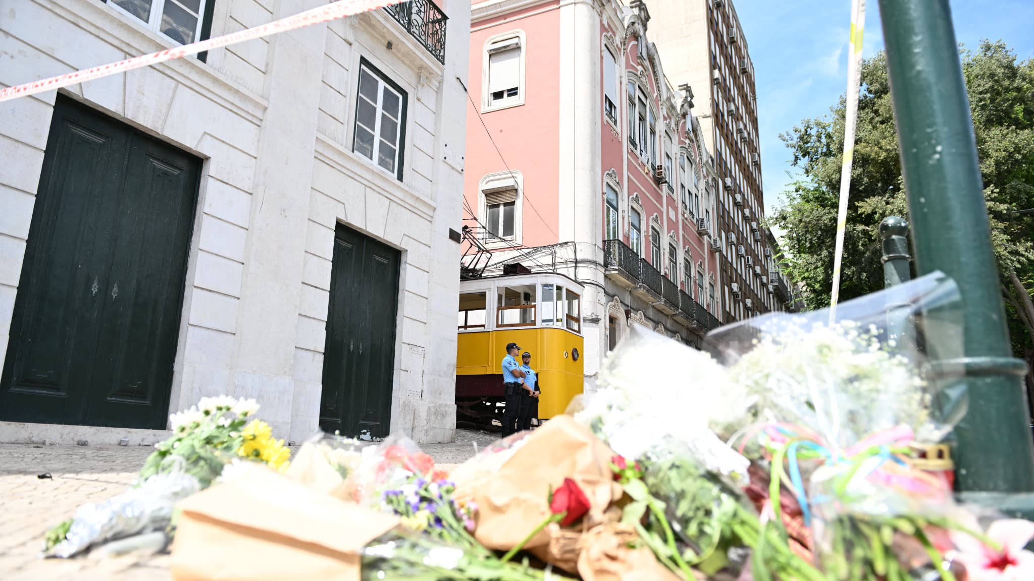 LE PÈRE D'UN ENFANT DE TROIS ANS MIRACULÉ DU DÉRAILLEMENT DU FUNICULAIRE DE LISBONNE FINALEMENT RETROUVÉ VIVANT