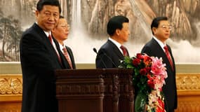 Le Parti communiste chinois a annoncé jeudi la composition de la nouvelle équipe appelée à diriger la deuxième puissance économique mondiale pour les cinq prochaines années et confirmé la nomination de l'actuel vice-président Xi Jinping (à gauche) au post