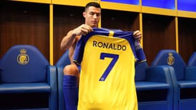Ronaldo avec son nouveau maillot d'Al Nassr