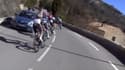 Une voiture arrive à contre-sens lors de la dernière étape de Paris-Nice 2023.