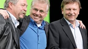 José Bové, Daniel Cohn-Bendit et Antoine Waechter. Le nouveau parti écologiste français s'appellera "Europe écologie-Les Verts", et pourrait être dirigé par Cécile Duflot, actuelle dirigeante du parti des Verts. /Photo prise le 13 novembre 2010/REUTERS/Ro
