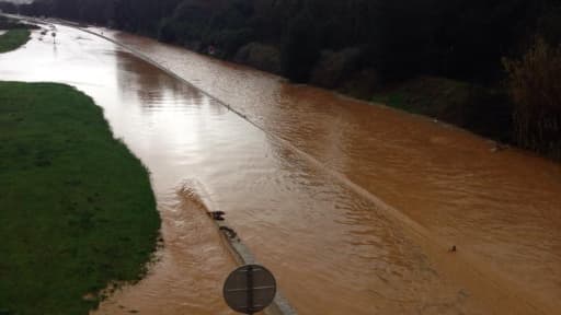 Sur la route de La-Londe-les-Maures.