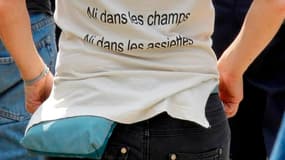 Près des deux tiers des Français (65%) s'inquiètent de l'éventuelle présence d'organismes génétiquement modifiés (OGM) dans leur alimentation, selon un sondage Ifop pour Dimanche Ouest France. /Photo d'archives/REUTERS/Robert Pratta