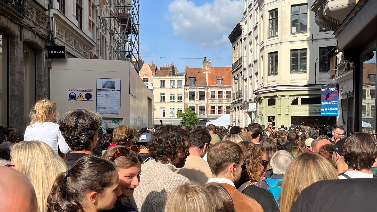 Les rues commencent à bouchonner cet après-midi à la Braderie Les rues commencent à bouchonner cet après-midi à la Braderie