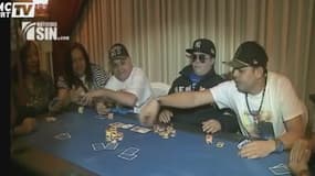 Ils jouent au poker avec leur ami mort