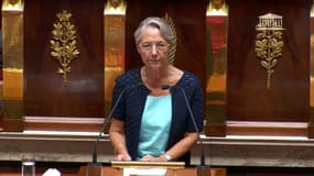 La Première ministre Élisabeth Borne répond à la motion de censure déposée par la gauche, à la tribune de l'Assemblée nationale, le 11 juillet 2022.