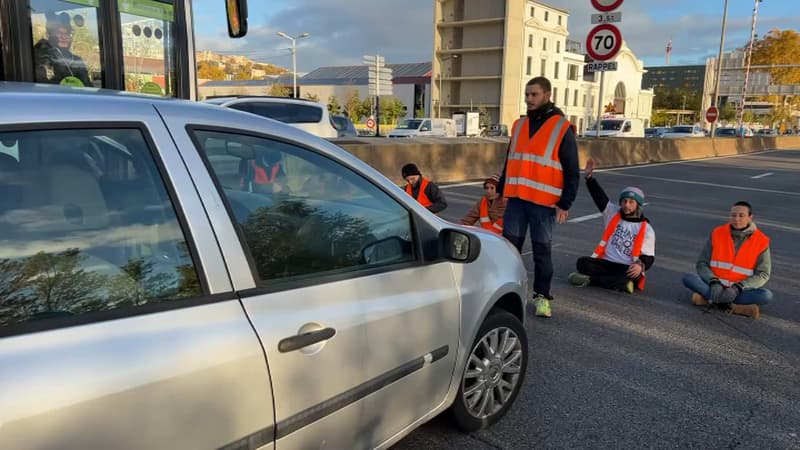 Lyon: des militants du collectif Dernière rénovation ont bloqué la circulation sur la M7