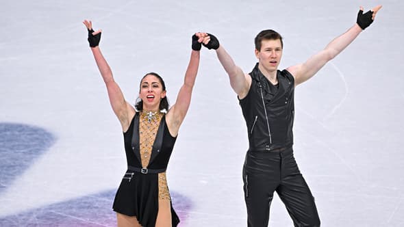 Camille et Pavel Kovalev après le programme libre du patinage artistique en couples des JO de Milan-Cortina, le 16 février 2026 